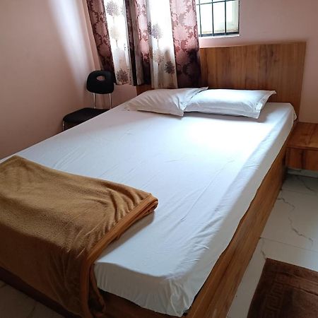 Mandara Comforts Hotel Бангалор Екстериор снимка