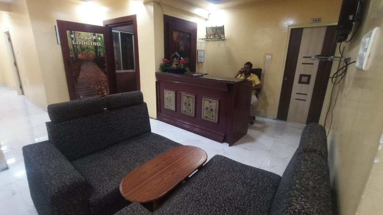 Mandara Comforts Hotel Бангалор Екстериор снимка