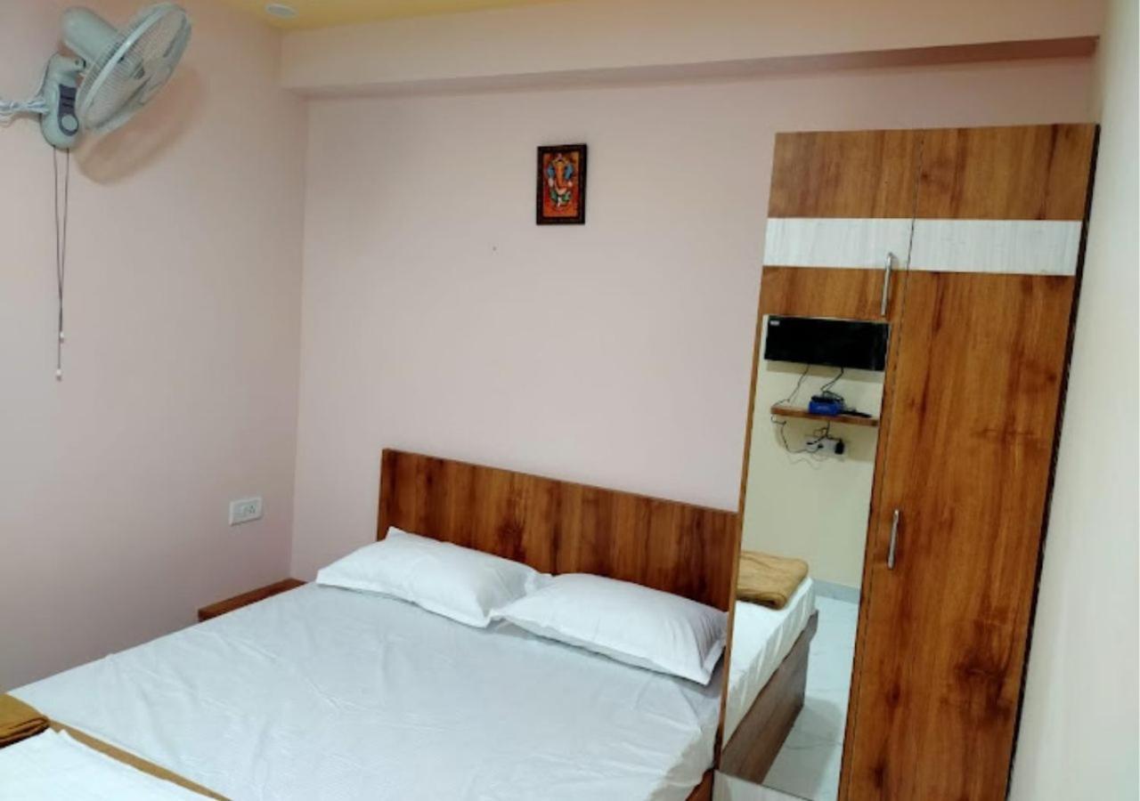 Mandara Comforts Hotel Бангалор Екстериор снимка