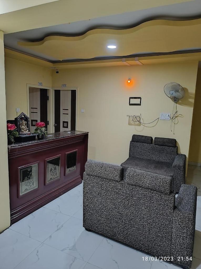 Mandara Comforts Hotel Бангалор Екстериор снимка