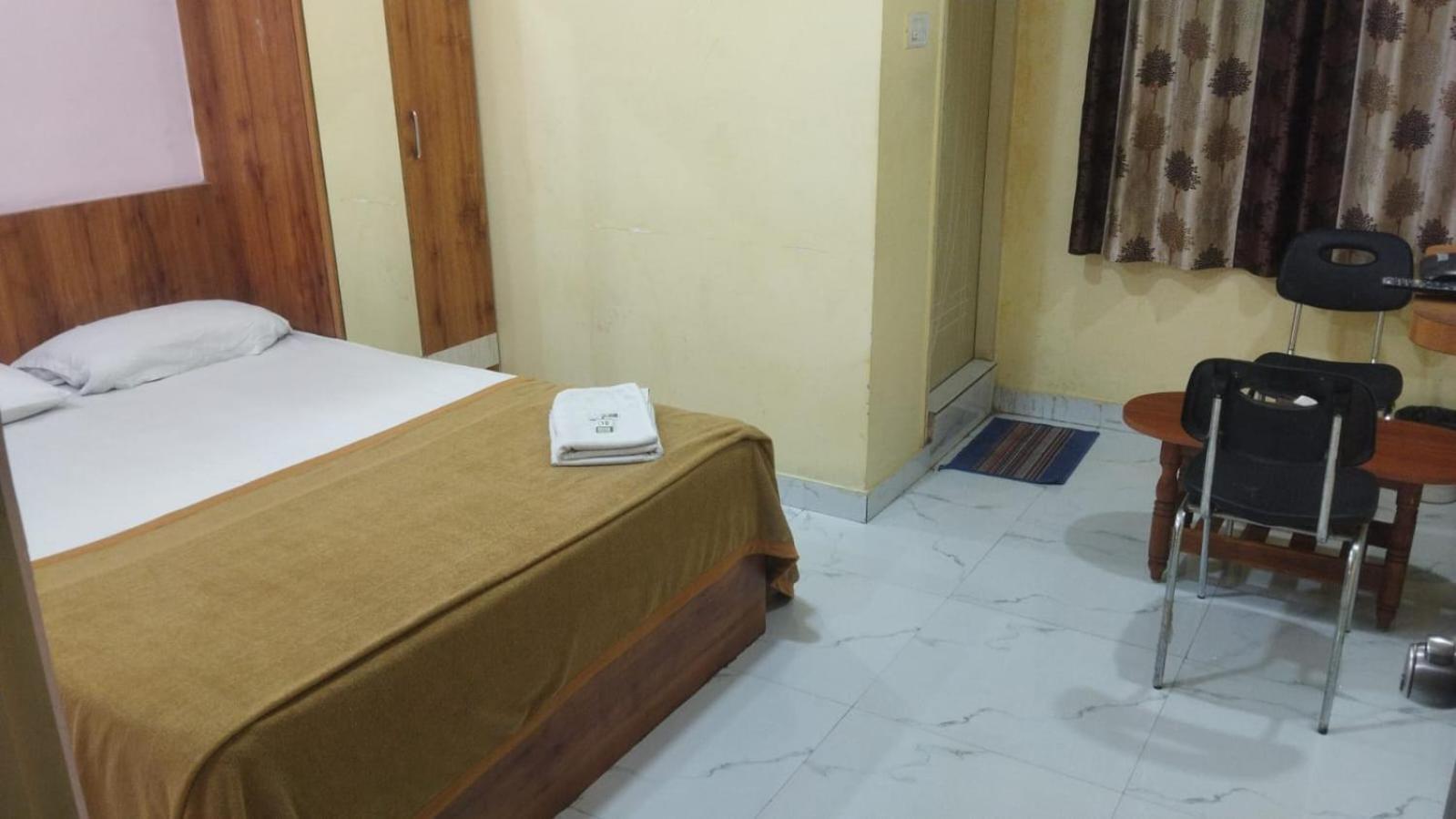 Mandara Comforts Hotel Бангалор Екстериор снимка